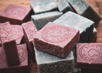 Green Thumb Secrets: Expert Plant Care Tips for Thriving Gardens